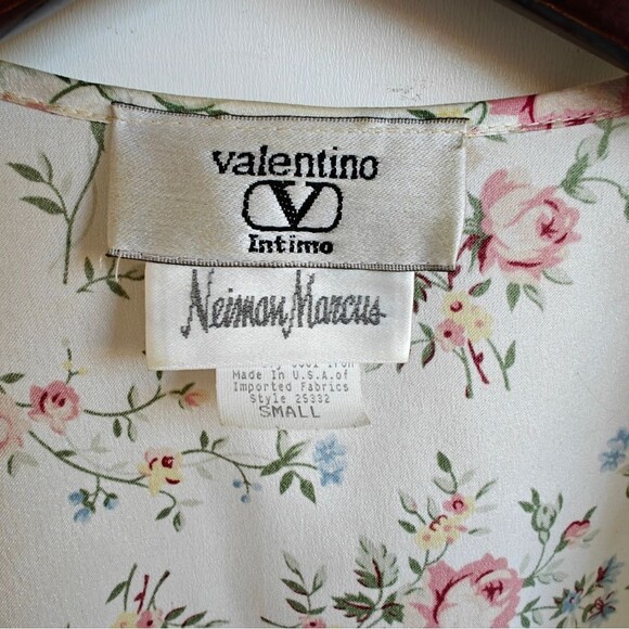Valentino Intimo Robe Size Small Neiman Marcus White Floral Lace - Picture 4 of 9